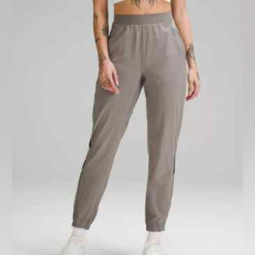 Lululemon Adapted State High-Rise Jogger Airflow – Size 2 – New With Tags